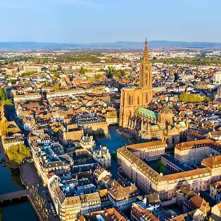 Amazing Facing The Cathedral *